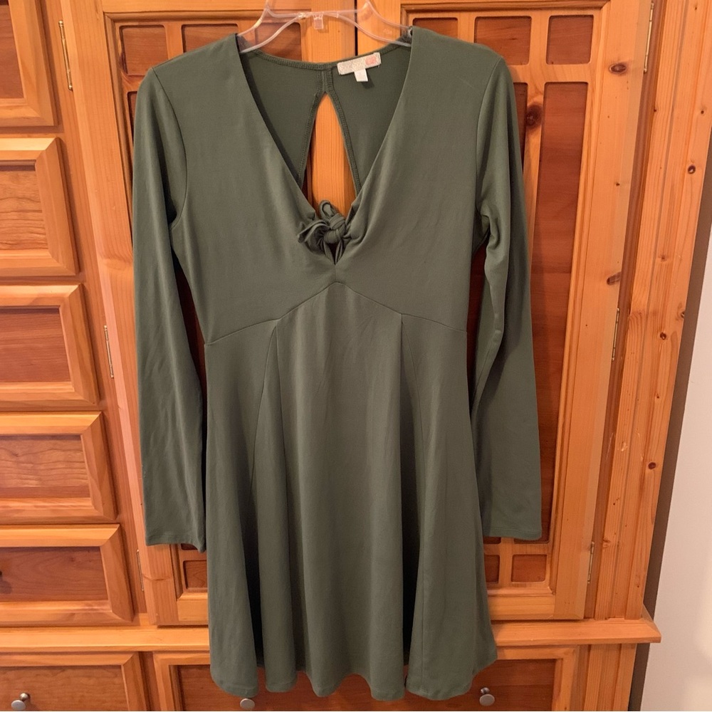 GB.  Olive color. Tie Front, long sleeve mini dress. Size Small. Cut out… - Picture 6 of 13